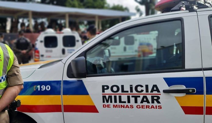 PM prende taxista que transportava arma do Rio de Janeiro PM prendeu taxista que transportava arma do Rio de Janeiro para Juiz de Fora