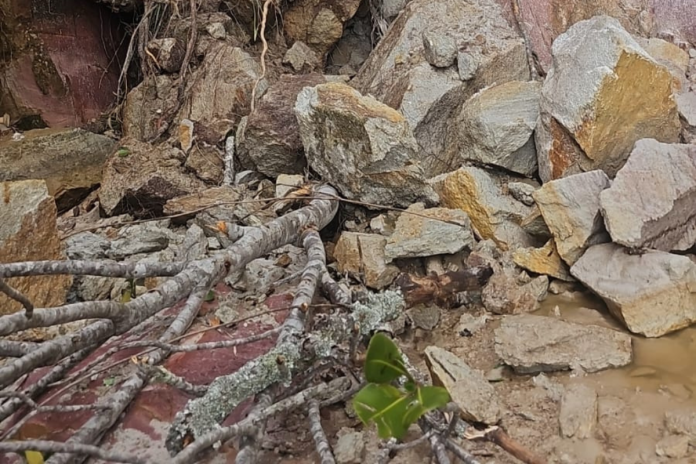 Em São João del-Rei, chuvas provocam deslizamento de pedras em serra turística