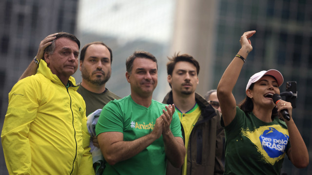 naom_692eb6ac9e1dc.jpg Vamos ter que resolver problemas da família Bolsonaro para ganhar as eleições, diz Valdemar