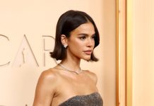 Bruna Marquezine deslumbra no Oscar com vestido prateado da Gucci Notícias ao Minuto