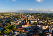 Cidade mineira abre concurso para fiscais com salário de R$ 4,2 mil Cidade mineira abre concurso para fiscais com salário de R$ 4,2 mil