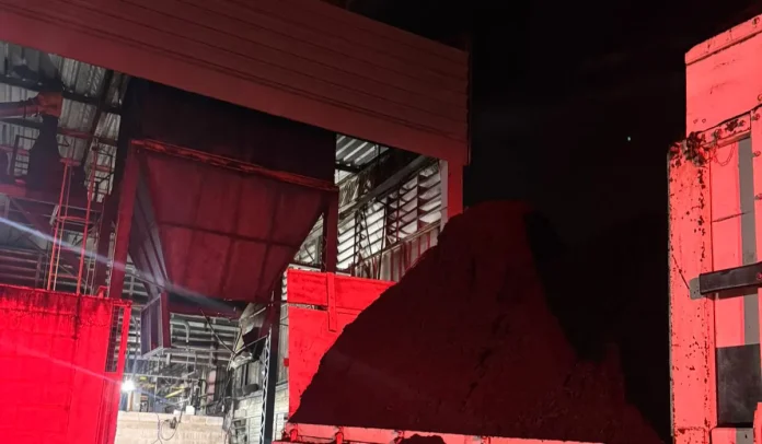 Trabalhador morre após ser soterrado por silo, em Juiz de trabalhador morre soterrado por silo em Juiz de Fora
