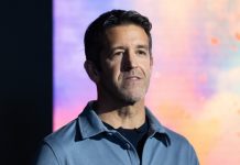 Quase metade das músicas enviadas diariamente são geradas por IA, diz Deezer Quem é John Ternus, o próximo CEO da Apple