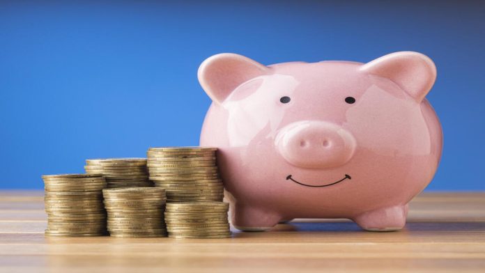 Um terÃ§o dos brasileiros nÃ£o tem reserva financeira e revela fragilidade no orÃ§amento das famÃ­lias