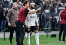 Diniz defende Yuri Alberto após vaias da torcida do Corinthians e quer permanência de Memphis Diniz defende Yuri Alberto após vaias da torcida do Corinthians e quer permanência de Memphis