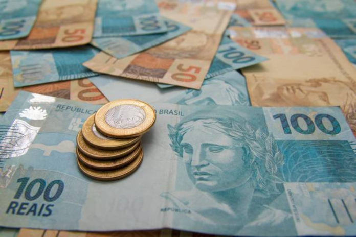 Vale a pena investir no Tesouro Reserva? Economista compara rendimentos e aponta vantagens