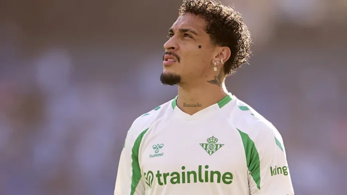 Antony revela sofrimento no Betis: 'Eu não conseguia andar'