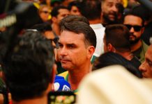 Flávio Bolsonaro diz que nota da CNBB confirma ‘fake news’; entidade desmentiu acusação feita por ele Flávio Bolsonaro diz que nota da CNBB confirma 'fake news'; entidade desmentiu acusação feita por ele