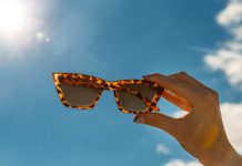 Meta lança óculos Ray-Ban sem câmera após críticas sobre privacidade 7 mitos sobre óculos de sol que podem colocar a saúde dos olhos em risco