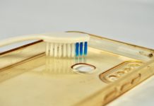 Bateria do iPhone dura pouco? Veja os sinais de que é hora de trocar Capa transparente amarelou? Aqui tem 3 métodos para limpar