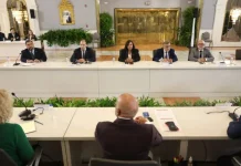Líder da Venezuela desbloqueia acesso a mais portais da Internet