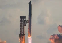 Megafoguete Starship, da SpaceX, faz primeiro voo orbital e lança satélites