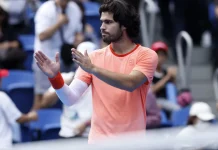 Carlos Alcaraz volta a ser campeão e conquista torneio de Tóquio Carlos Alcaraz volta a ser campeão e conquista torneio de Tóquio