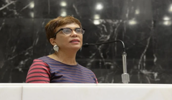 MarÃ­lia Campos lidera corrida ao senado indica datafolha