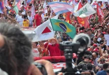Lula participa de ato de campanha na região central de Juiz de Fora nesta sexta-feira (16) Lula chega a Juiz de Fora para ato de campanha nesta sexta-feira
